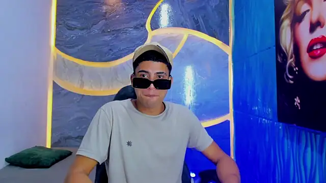 Play boys Hot2 online show from 30, 10, 2025