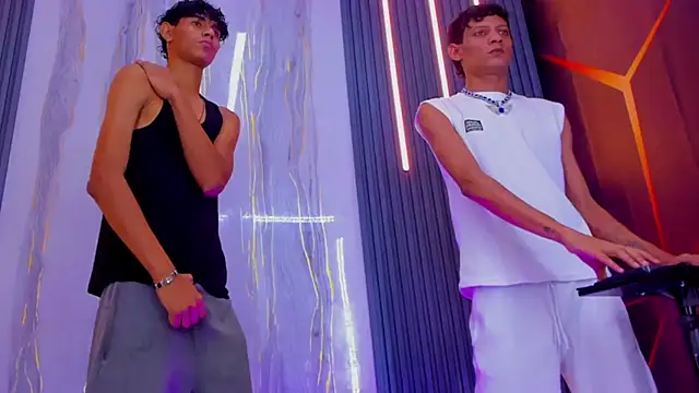 Play boys Hot2 online show from 5, 11, 2025