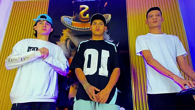 Play boys Hot2 online show from 13, 11, 2025