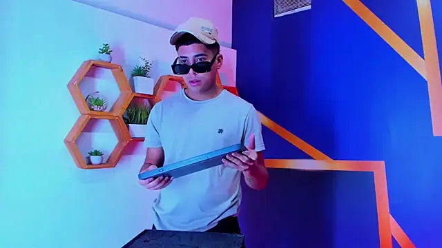 Play boys Hot2 online show from 11, 10, 2025