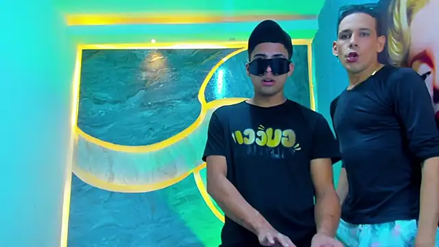 Play boys Hot2 online show from 25, 10, 2025