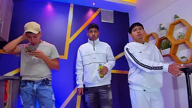 Play boys Hot2 online show from 5, 10, 2025