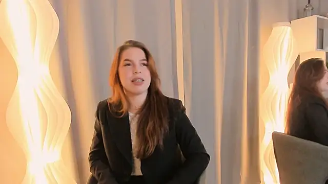 ToniaRoehr online show from 4, 10, 2025