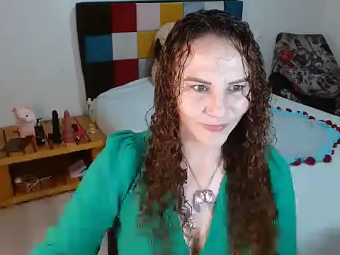 Miavelvett- online show from 5, 10, 2025