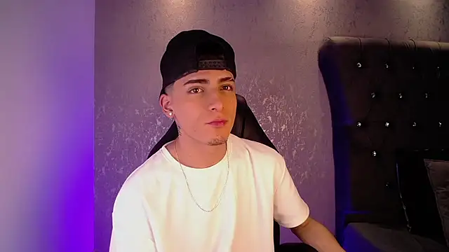 MateoMitchell online show from 17, 11, 2025