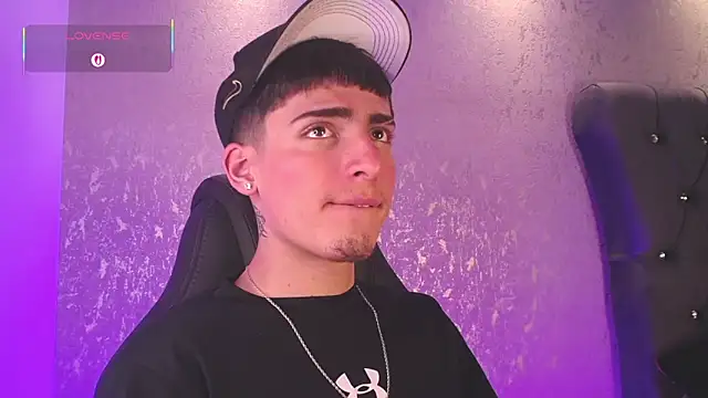 MateoMitchell online show from 25, 11, 2025