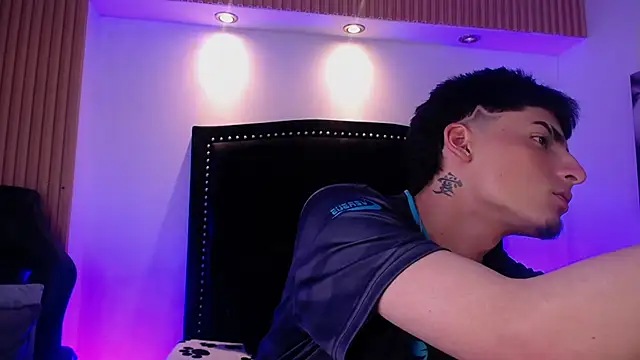 MateoMitchell online show from 19, 4, 2026