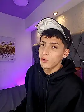 MateoMitchell online show from 15, 11, 2025