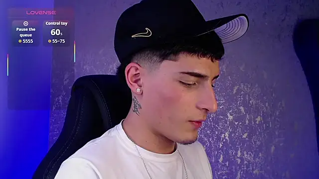 MateoMitchell online show from 20, 11, 2025