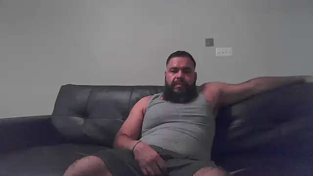 BigJohnBear39 online show from 4, 10, 2025