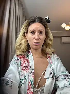 AvaMaddisson online show from 8, 11, 2025