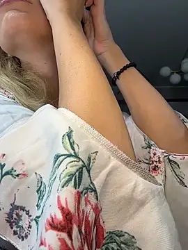 AvaMaddisson online show from 9, 11, 2025