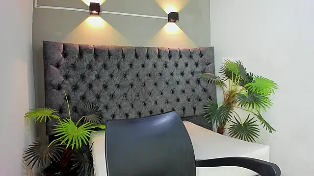 COMPTON 01 online show from 14, 11, 2025