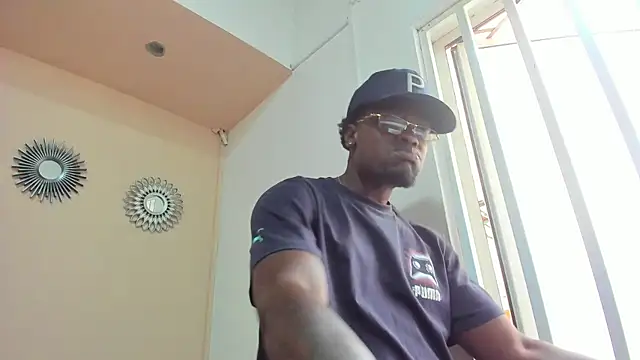 COMPTON 01 online show from 15, 10, 2025