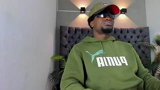 COMPTON 01 online show from 18, 11, 2025