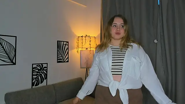 Snapshot of SweetRush chatting on 6, 10, 2025 SweetRush online show from 6, 10, 2025
