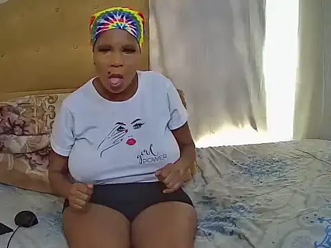 QueenLady7 online show from 5, 10, 2025