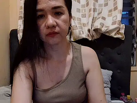 Snapshot of KissHott chatting on 22, 10, 2025 KissHott online show from 22, 10, 2025