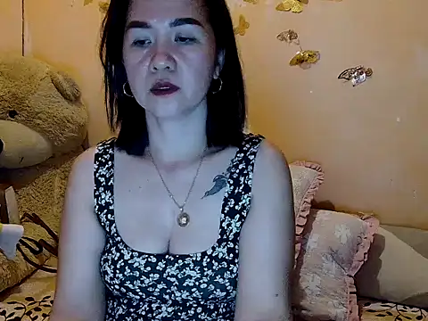 KissHott online show from 4, 2, 2026