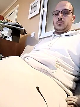 Snapshot of arksex32 chatting on 8, 5, 2026 arksex32 online show from 8, 5, 2026