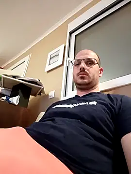 Snapshot of arksex32 chatting on 10, 5, 2026 arksex32 online show from 10, 5, 2026