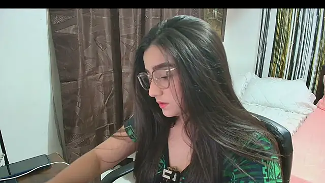 Snapshot of Charlotte_Richardson chatting on 25, 11, 2025 Charlotte Richardson online show from 25, 11, 2025