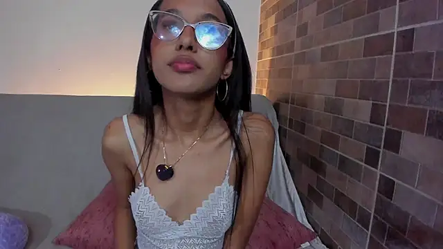 luna valen online show from 4, 11, 2025