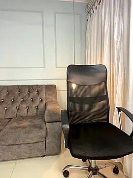 Rose monroee online show from 17, 11, 2025