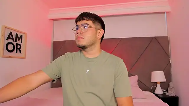 Snapshot of thiago_occonor chatting on 22, 10, 2025 thiago occonor online show from 22, 10, 2025