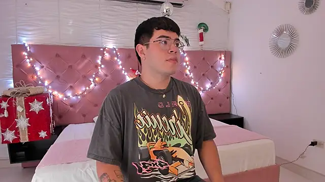 Snapshot of thiago_occonor chatting on 15, 11, 2025 thiago occonor online show from 15, 11, 2025