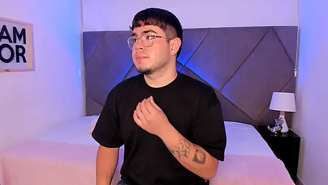 Snapshot of thiago_occonor chatting on 10, 10, 2025 thiago occonor online show from 10, 10, 2025