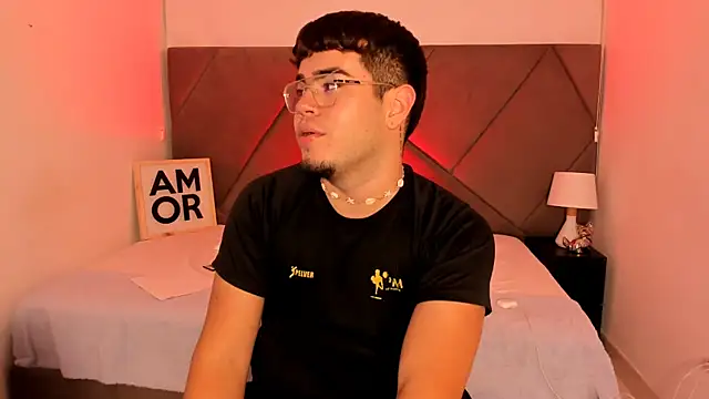 Snapshot of thiago_occonor chatting on 14, 10, 2025 thiago occonor online show from 14, 10, 2025