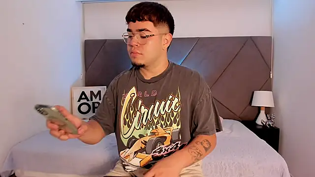 Snapshot of thiago_occonor chatting on 17, 10, 2025 thiago occonor online show from 17, 10, 2025