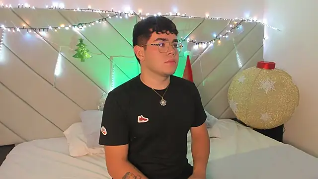 Snapshot of thiago_occonor chatting on 13, 11, 2025 thiago occonor online show from 13, 11, 2025