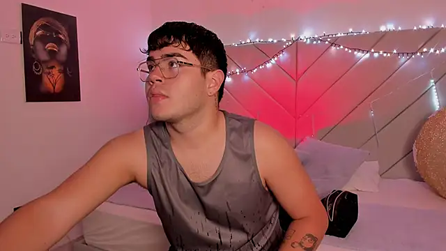 Snapshot of thiago_occonor chatting on 18, 11, 2025 thiago occonor online show from 18, 11, 2025