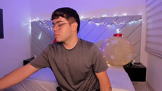 Snapshot of thiago_occonor chatting on 15, 11, 2025 thiago occonor online show from 15, 11, 2025