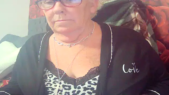 Snapshot of Playful_MILF_Demi chatting on 15, 5, 2026 Playful MILF Demi online show from 15, 5, 2026