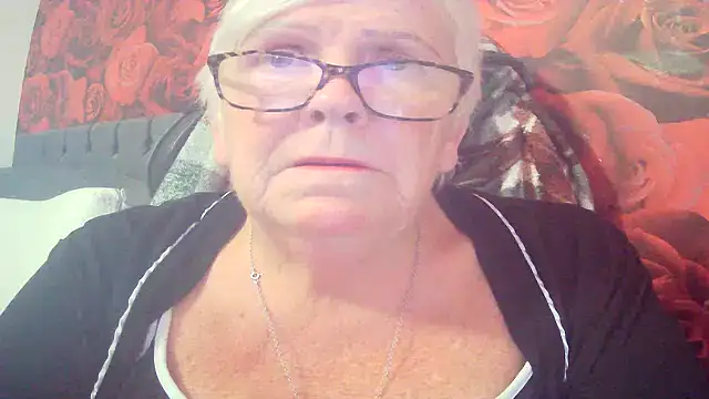 Snapshot of Playful_MILF_Demi chatting on 12, 5, 2026 Playful MILF Demi online show from 12, 5, 2026