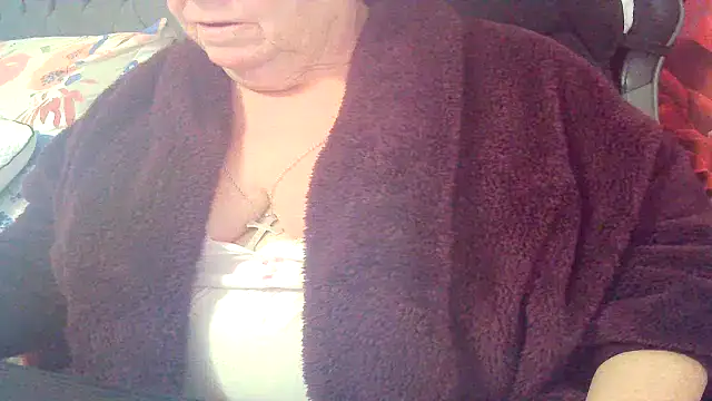 Playful MILF Demi online show from 24, 3, 2026