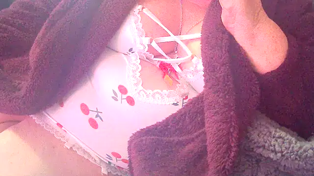 Playful MILF Demi online show from 15, 2, 2026