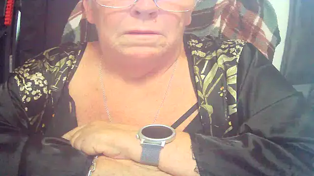 Playful MILF Demi online show from 24, 6, 2026