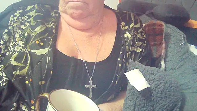 Playful MILF Demi online show from 24, 2, 2026