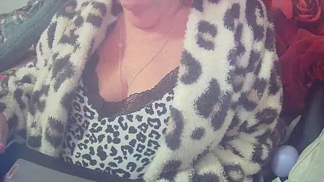 Playful MILF Demi online show from 5, 4, 2026
