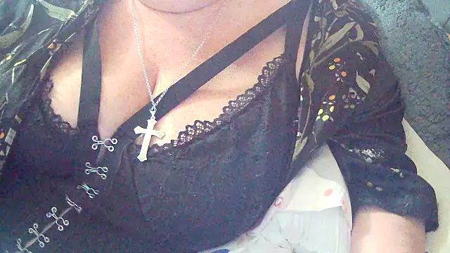 Playful MILF Demi online show from 9, 1, 2026