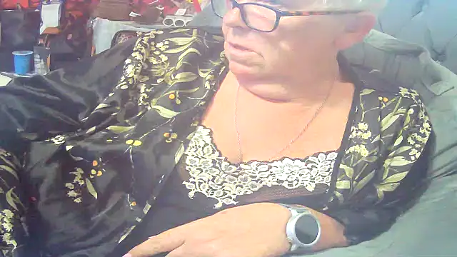 Playful MILF Demi online show from 15, 7, 2026