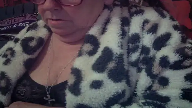 Playful MILF Demi online show from 21, 4, 2026