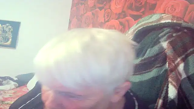 Snapshot of Playful_MILF_Demi chatting on 19, 5, 2026 Playful MILF Demi online show from 19, 5, 2026
