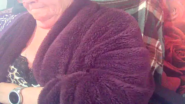 Snapshot of Playful_MILF_Demi chatting on 10, 5, 2026 Playful MILF Demi online show from 10, 5, 2026
