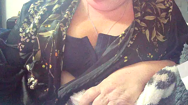 Playful MILF Demi online show from 8, 2, 2026