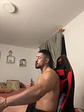 Ezzio Scolaro online show from 3, 12, 2025